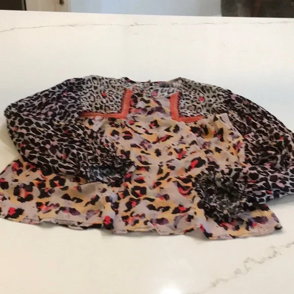Animal print blouse small - Picture 1 of 8